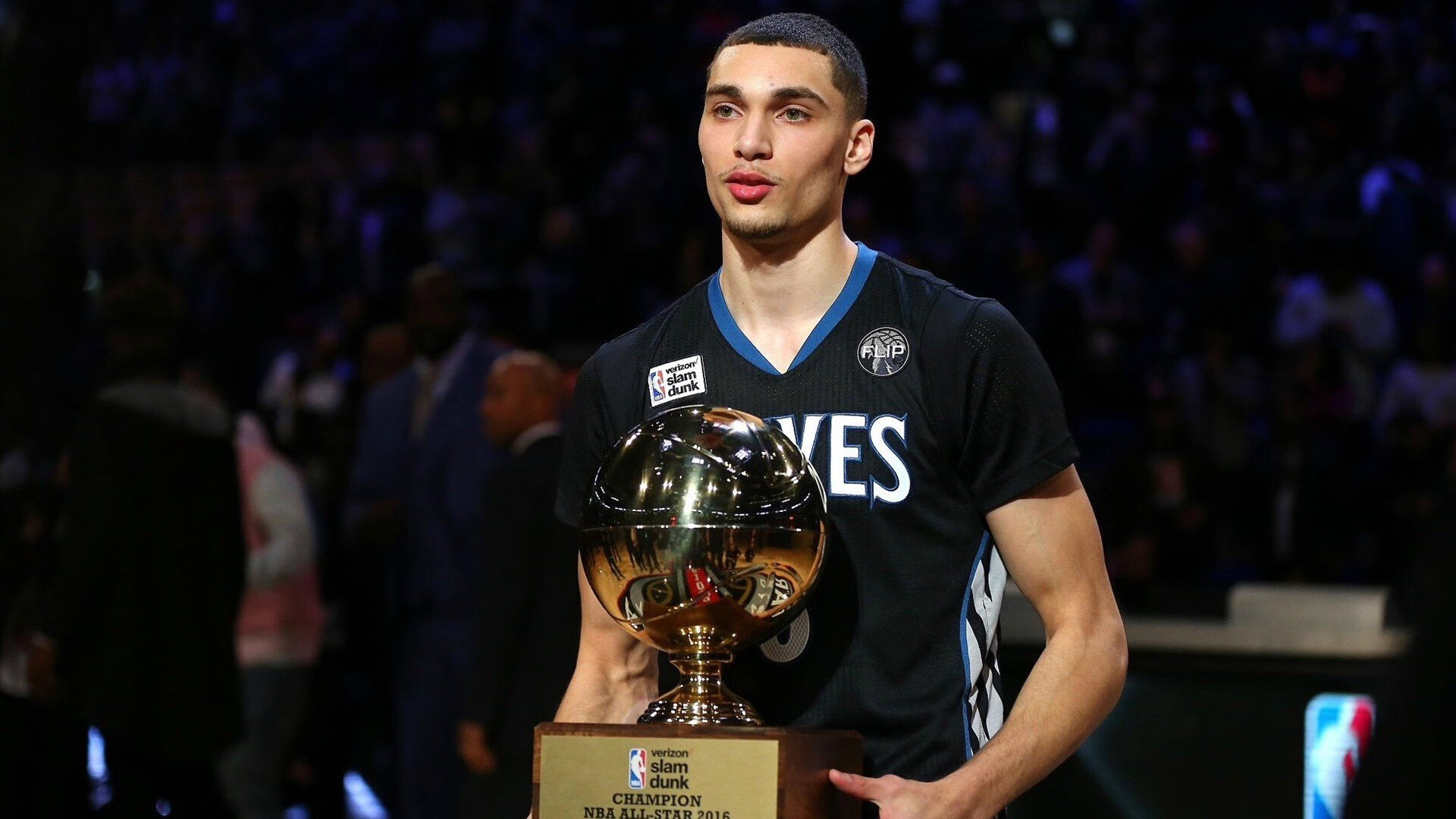 九游娱乐入口-《英雄联盟》发布新英雄“雷霆”，操作手感佳引争议前所未有的体验震撼，玩家纷纷热议